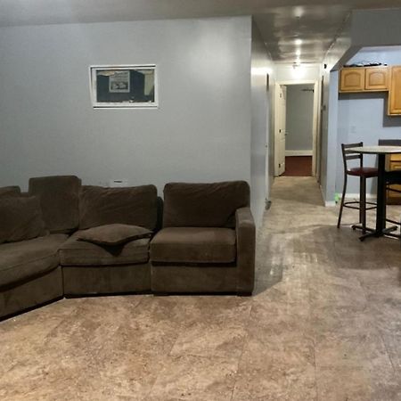 Room In A Beach House With King Size Bed In A Landlord Hosted Three Bedroom Apartment New York Eksteriør bilde